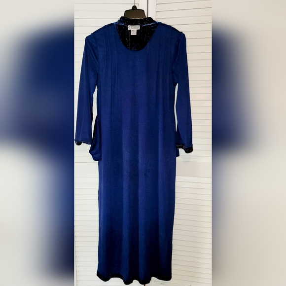 Expressions Blue Paisley Robe - Picture 6 of 14